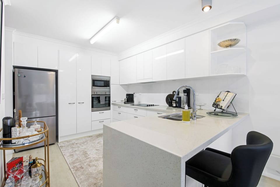Kitchen Breakfast Bar