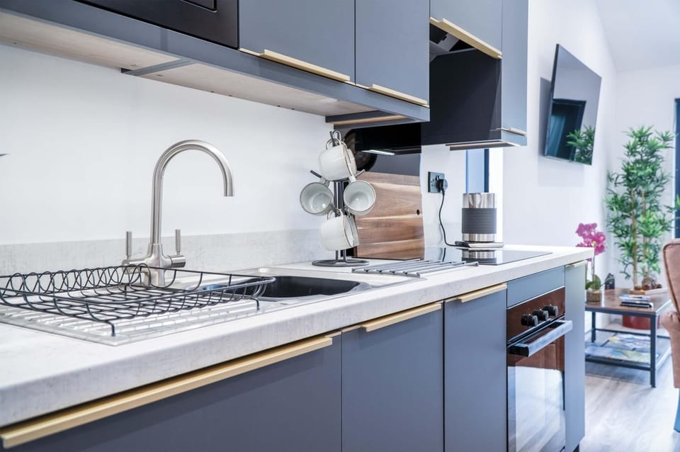 Microwave, oven, stovetop, electric kettle