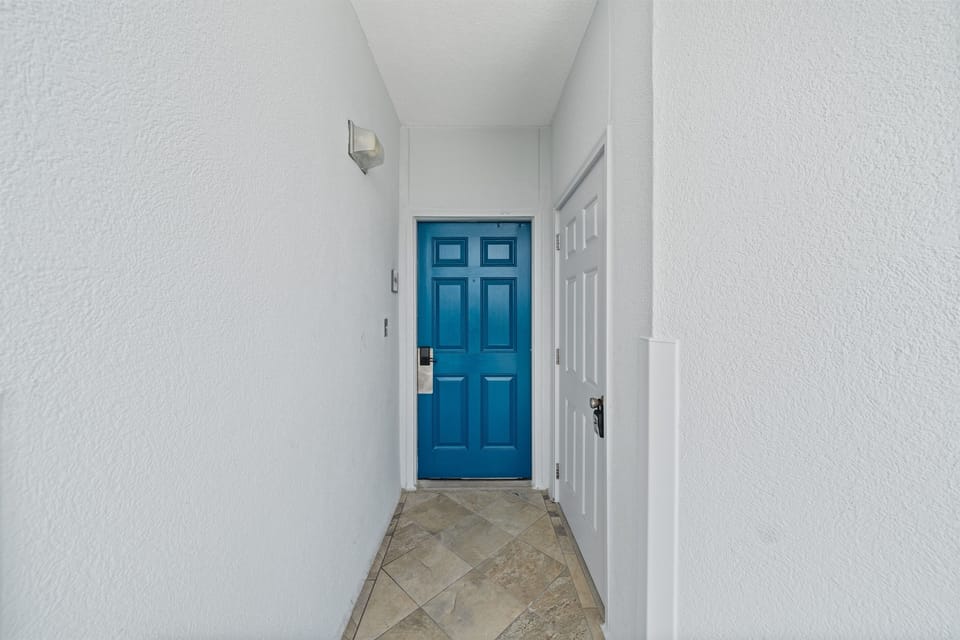 Enjoy an easy self check in via smart lock keyless entry