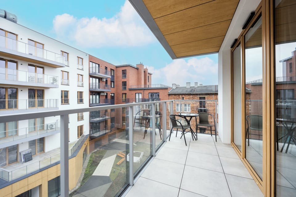 Exclusive Apartment | Courtyard view