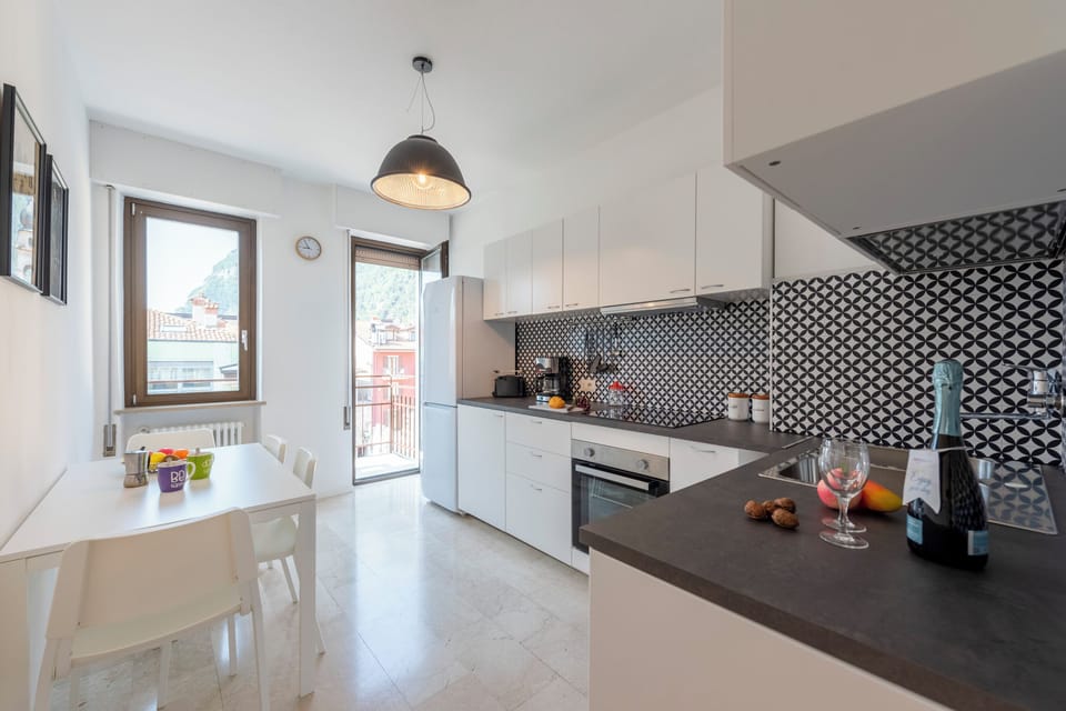 Family Apartment, Multiple Bedrooms (Casa Lucia in Riva Town) | Private kitchen | Fridge, oven, stovetop, dishwasher