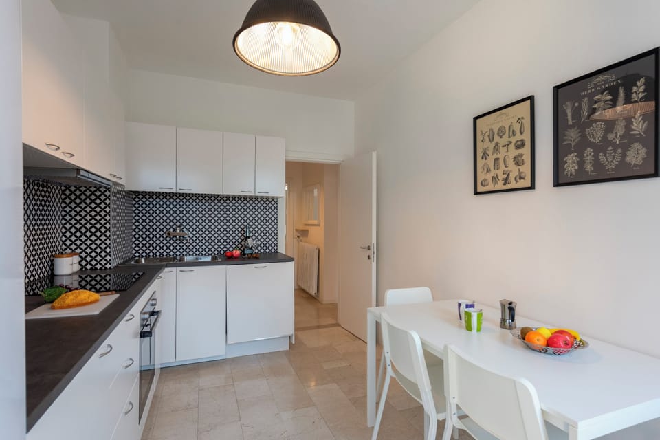 Family Apartment, Multiple Bedrooms (Casa Lucia in Riva Town) | Private kitchen | Fridge, oven, stovetop, dishwasher