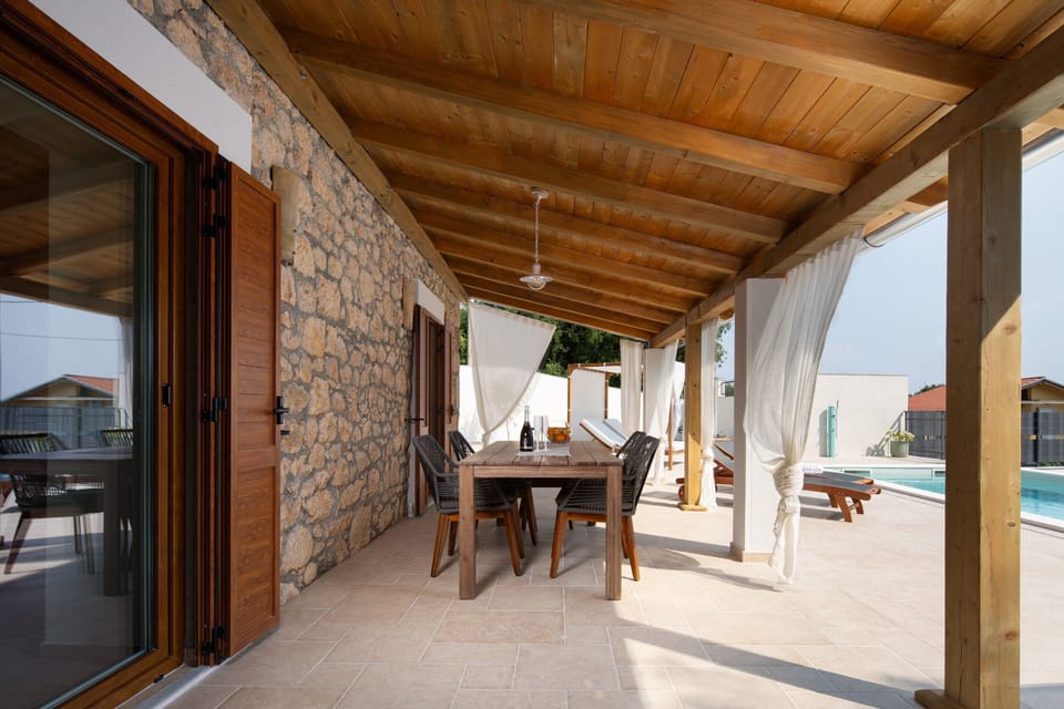 Family House, 2 Bedrooms, 2 Bathrooms, Mountainside (Casa di Nika Stone Villa with Pool &) | Outdoor dining
