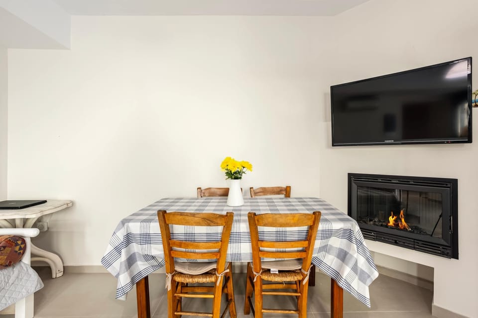 Dining Area with Flat-Screen TV