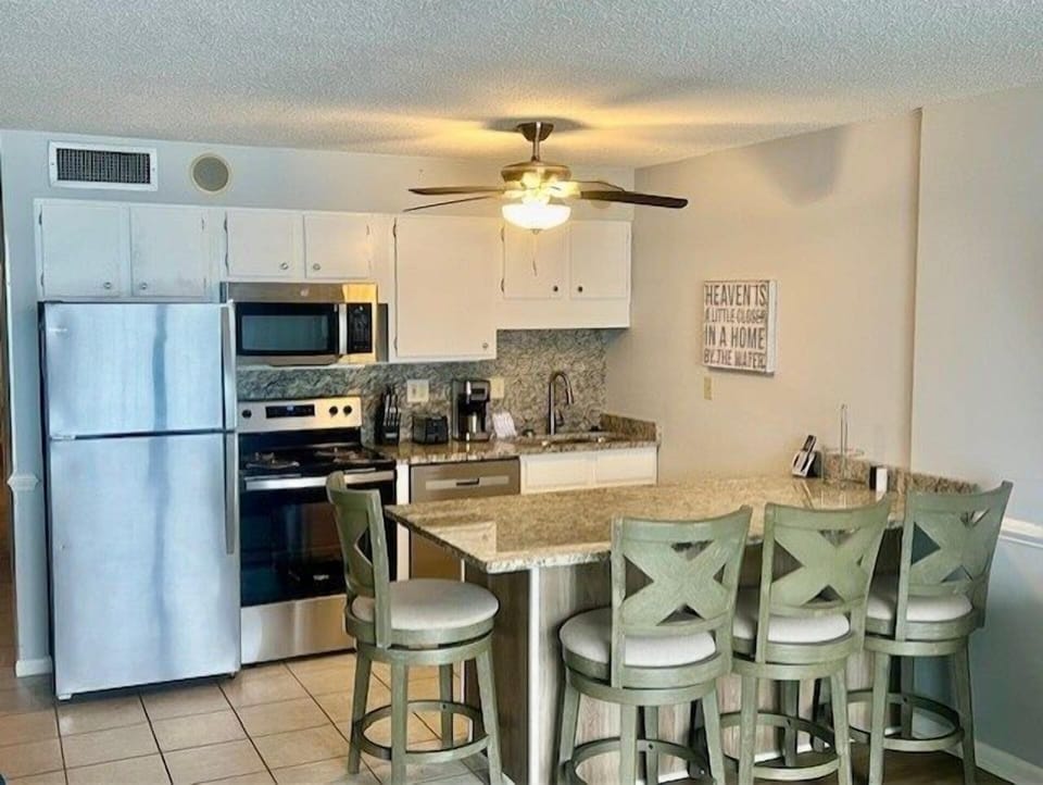 Condo, 2 Bedrooms | Private kitchen | Coffee/tea maker, fridge, oven, toaster