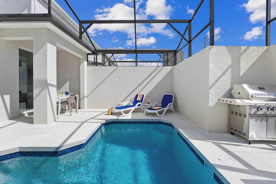 Private Pool & Patio
