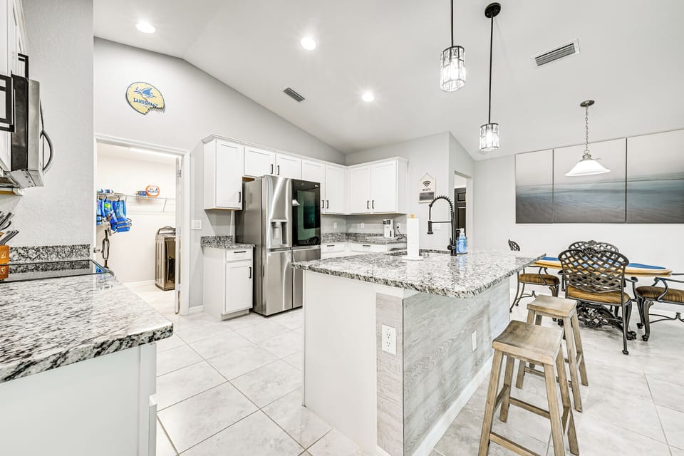 Kitchen | Dual Keurig/Drip Coffee Maker | Dishwasher | Cooking Basics