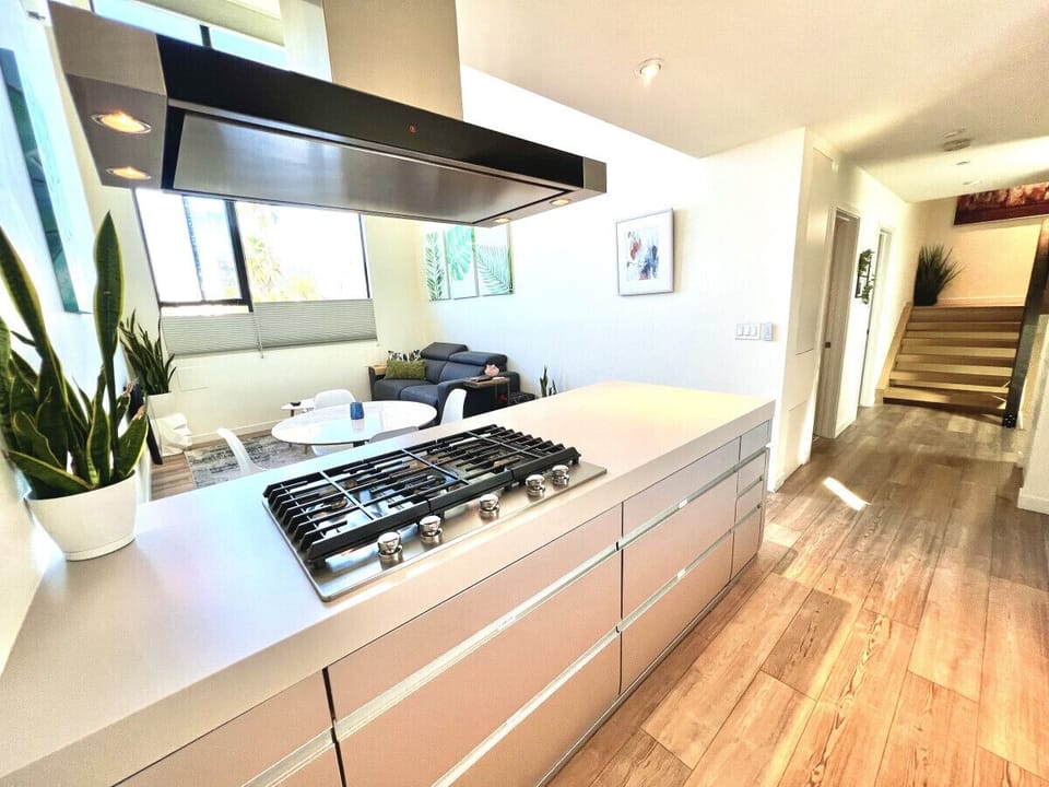 Full kitchen with island