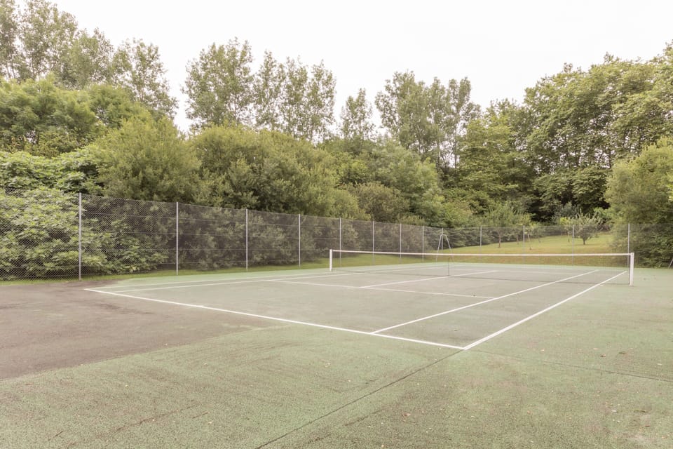 Tennis court