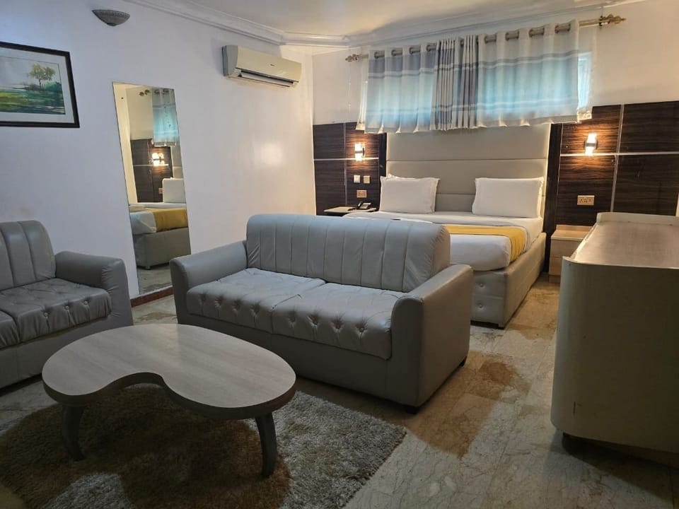 Premium Double Room | Premium bedding, Tempur-Pedic beds, individually furnished, desk