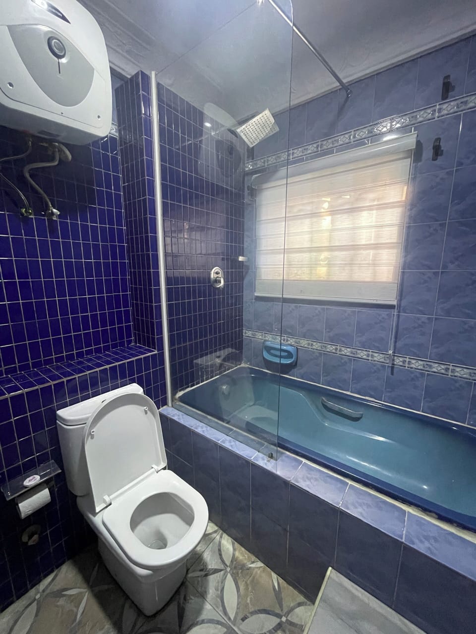 Premium Double Room | Bathroom | Free toiletries