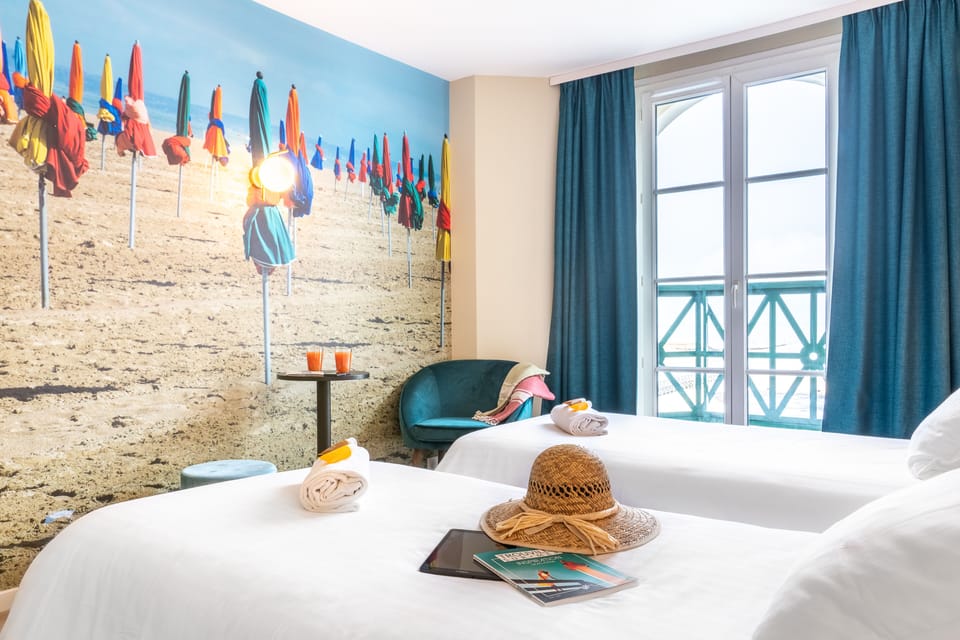 Room, 2 Twin Beds, Sea View | 1 bedroom, minibar, in-room safe, soundproofing