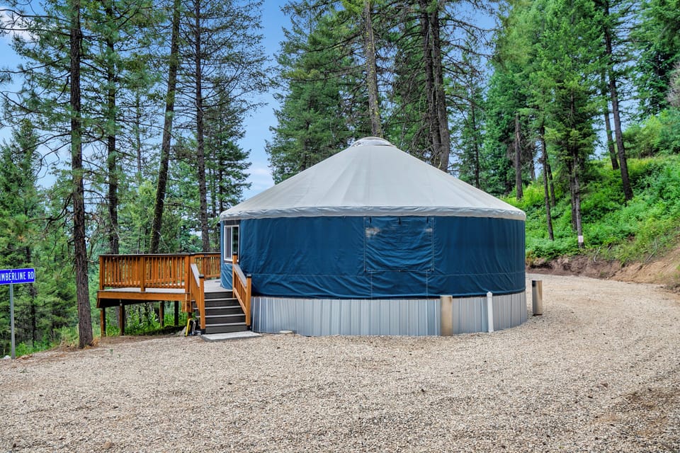 With 704sf of space that combines the charm of nature with modern comforts.