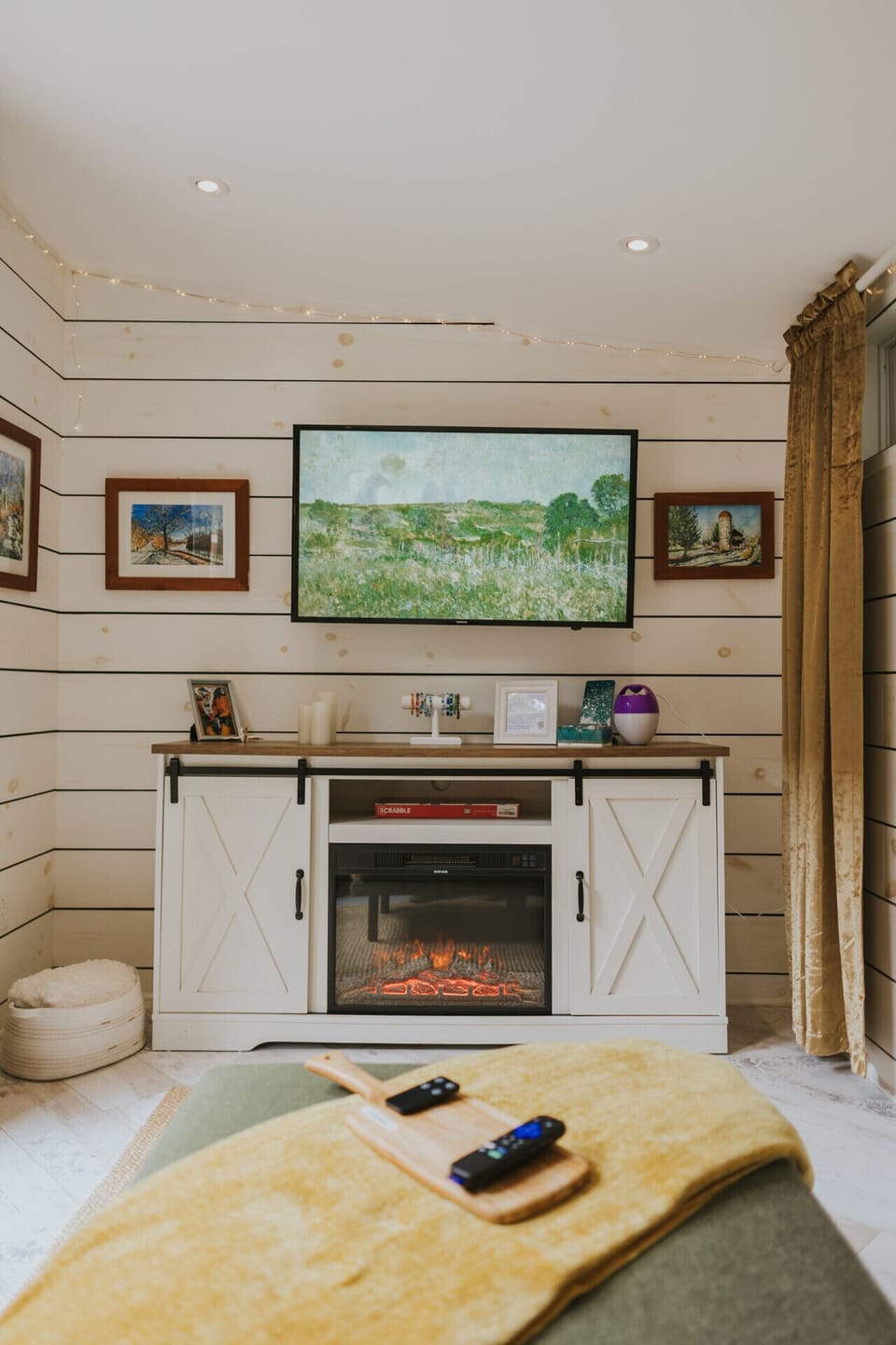 She-shed with electric warming fireplace and streaming TV