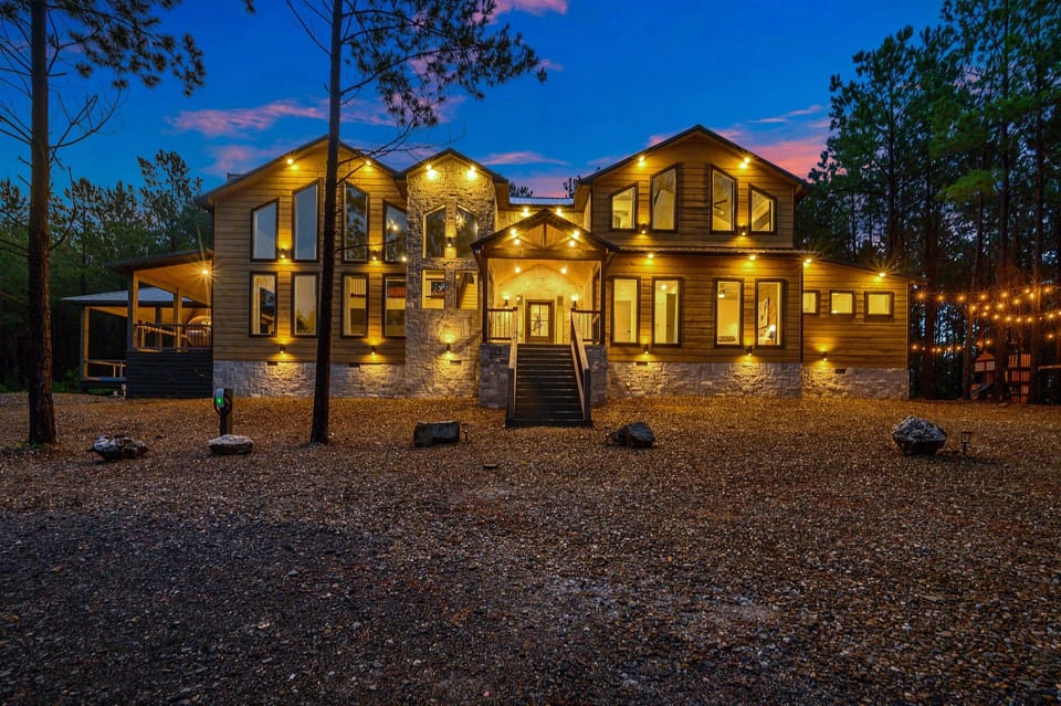 Family and large-group dreams come true at White Maple.