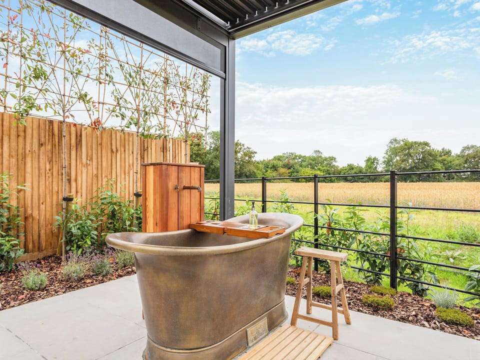 Outdoor | Wiggles Cottage - Wiggles and Piggles, Wimbish