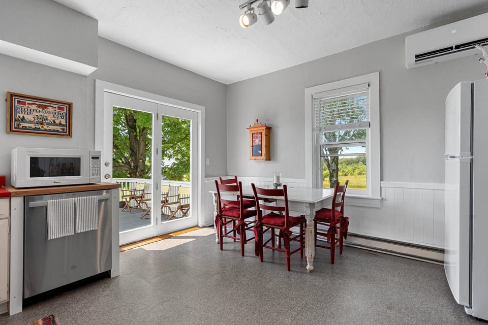 Kitchen / Dinning (1)