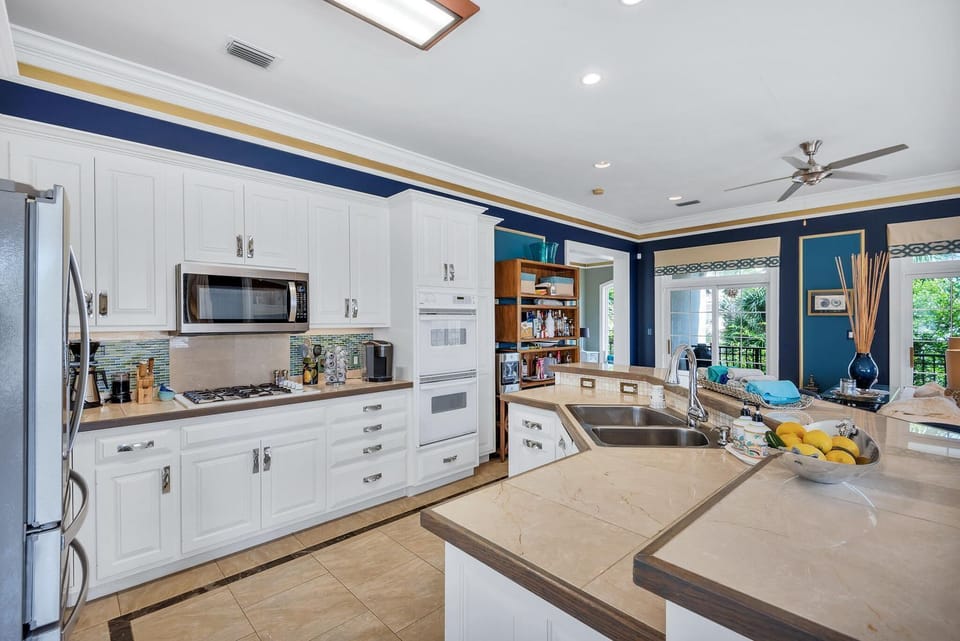 2nd Floor - 🔥 Open-concept kitchen