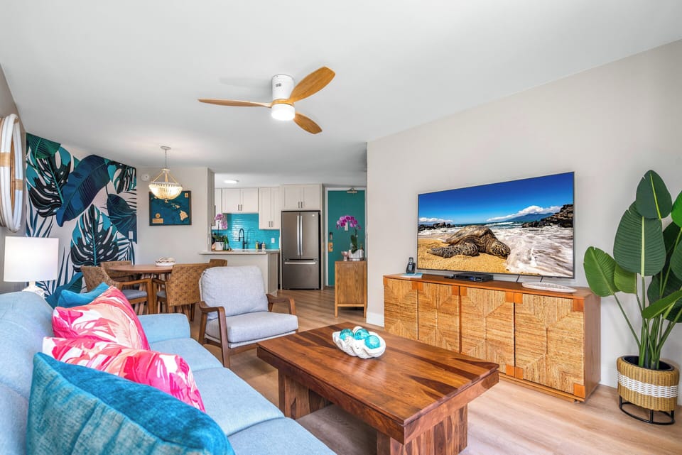 Luxury Condo, Ocean View | Living area | Smart TV