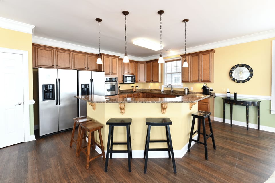 Kitchen with 2 refrigerators!