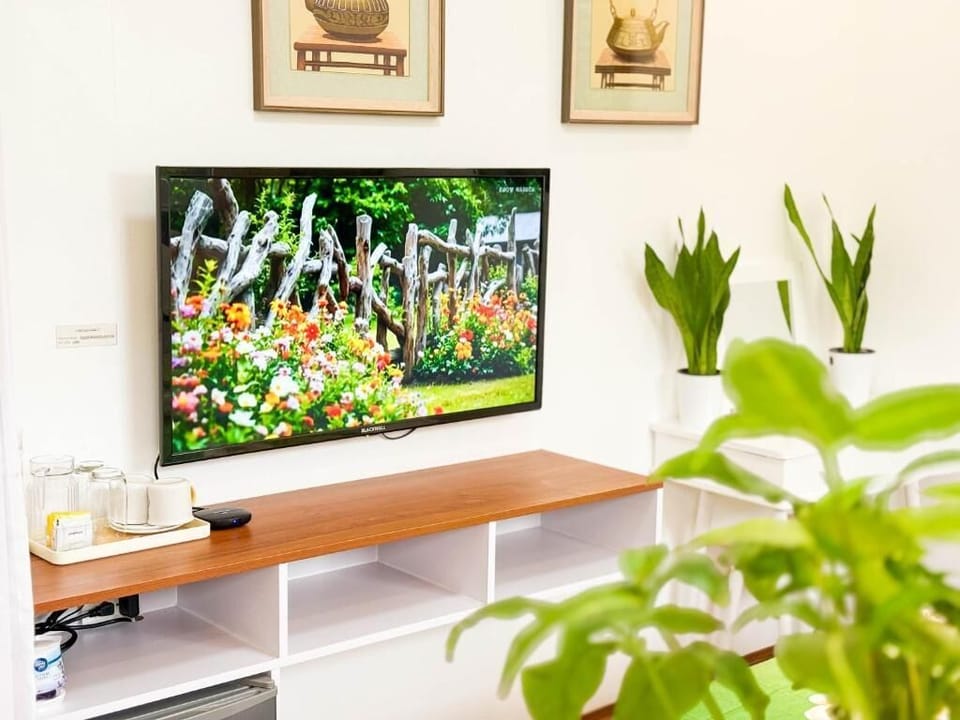 Superior Room | Laptop workspace, WiFi (free), bed sheets