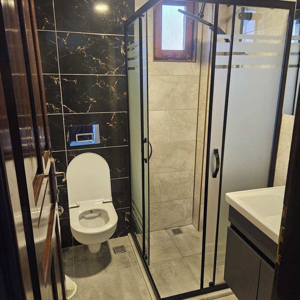 Classic Double Room, Sea View | Bathroom