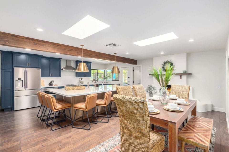 Dining for 6 and Island Seating for 7