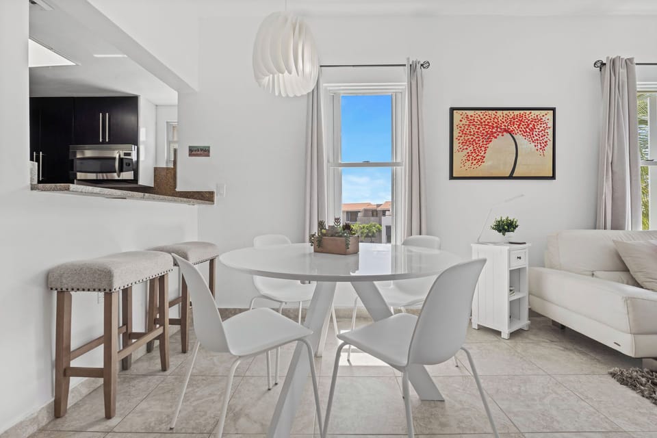 Round Dining Table