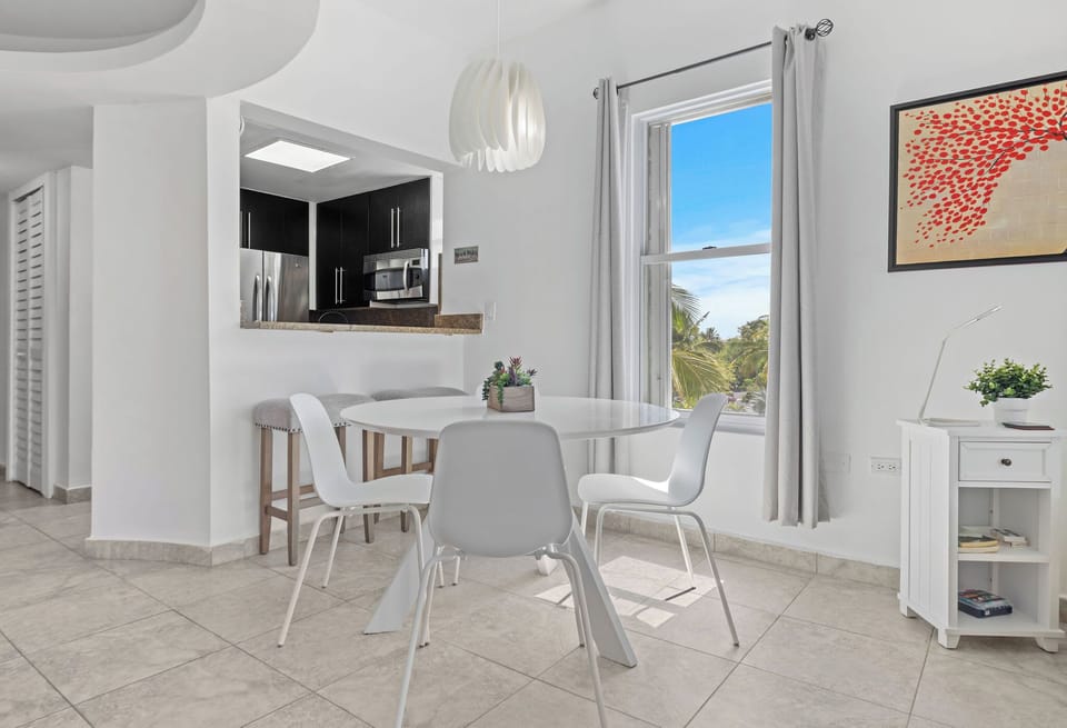 Round Dining Table