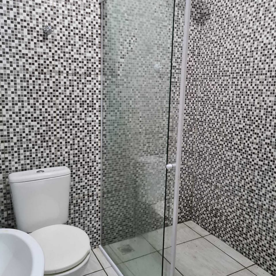 Superior Double Room | Bathroom | Shower, rainfall showerhead, free toiletries, hair dryer