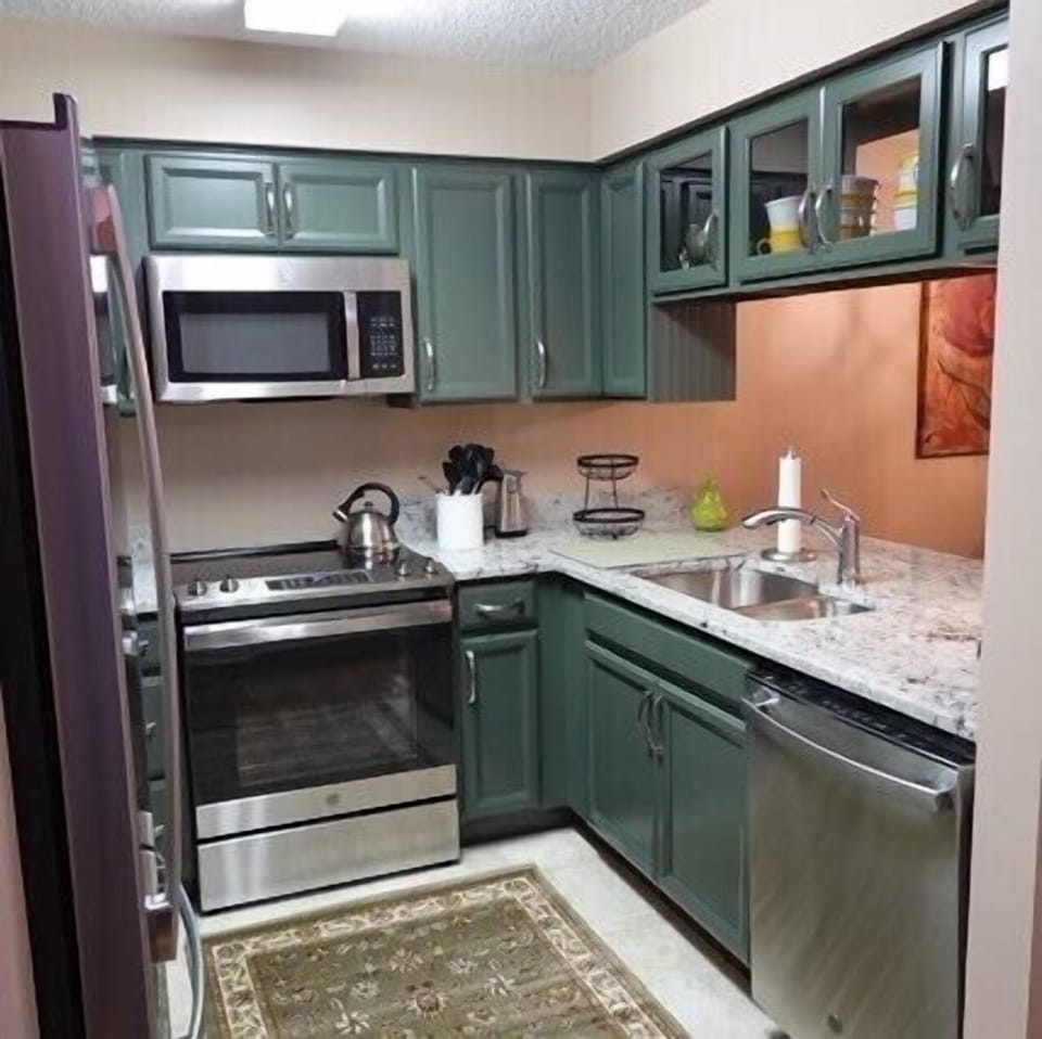 Lovely kitchen with handy pass through counter area