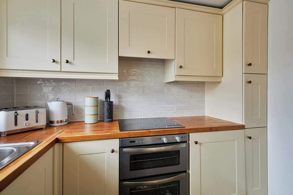 Byre Cottage, Hutton-Le-Hole - Host & Stay