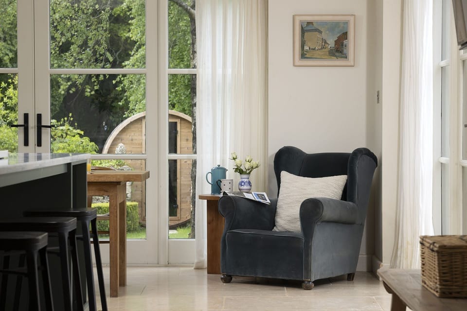 Keepers Lodge Kitchen - StayCotswold