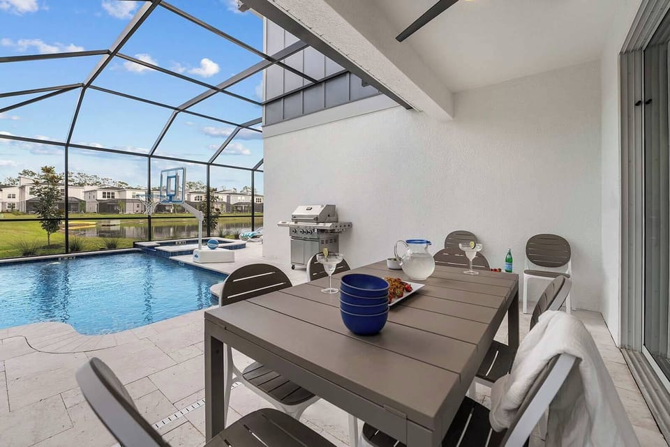 Private Pool & Patio