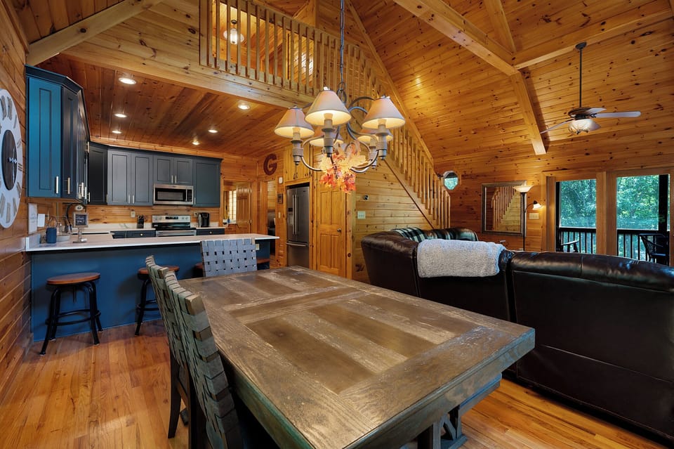 Escape to Dreamcatcher - Dining Table