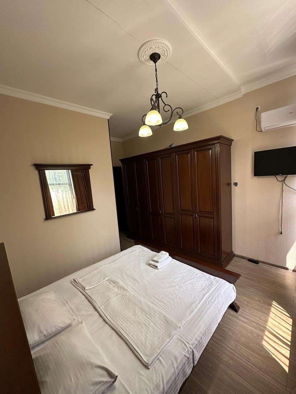 Deluxe Double Room | Blackout drapes, free WiFi