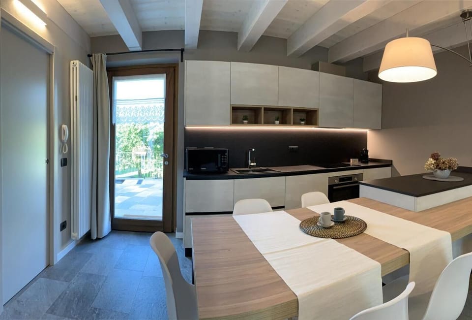 Superior Apartment, Garden View | Private kitchen | Fridge, microwave, oven, stovetop