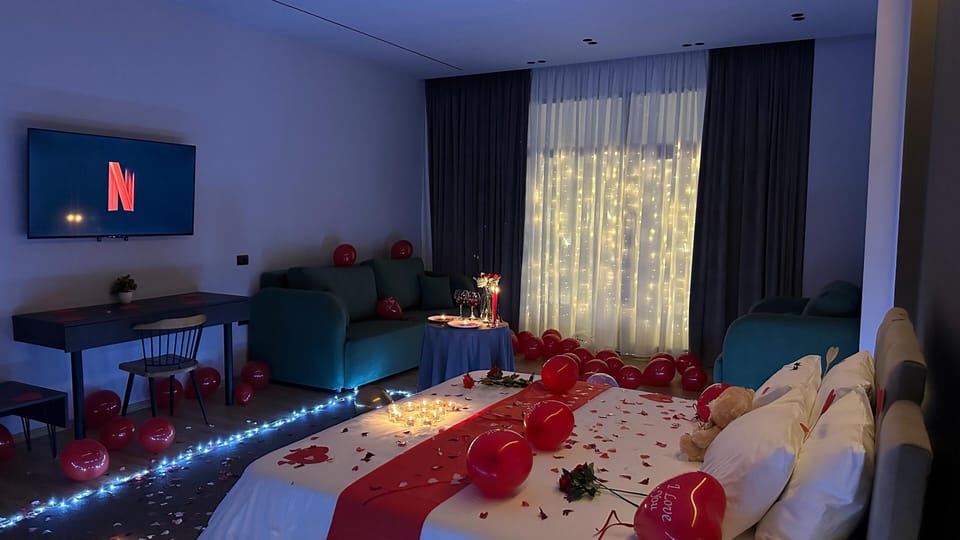 Luxury Suite | Premium bedding, memory foam beds, minibar, desk