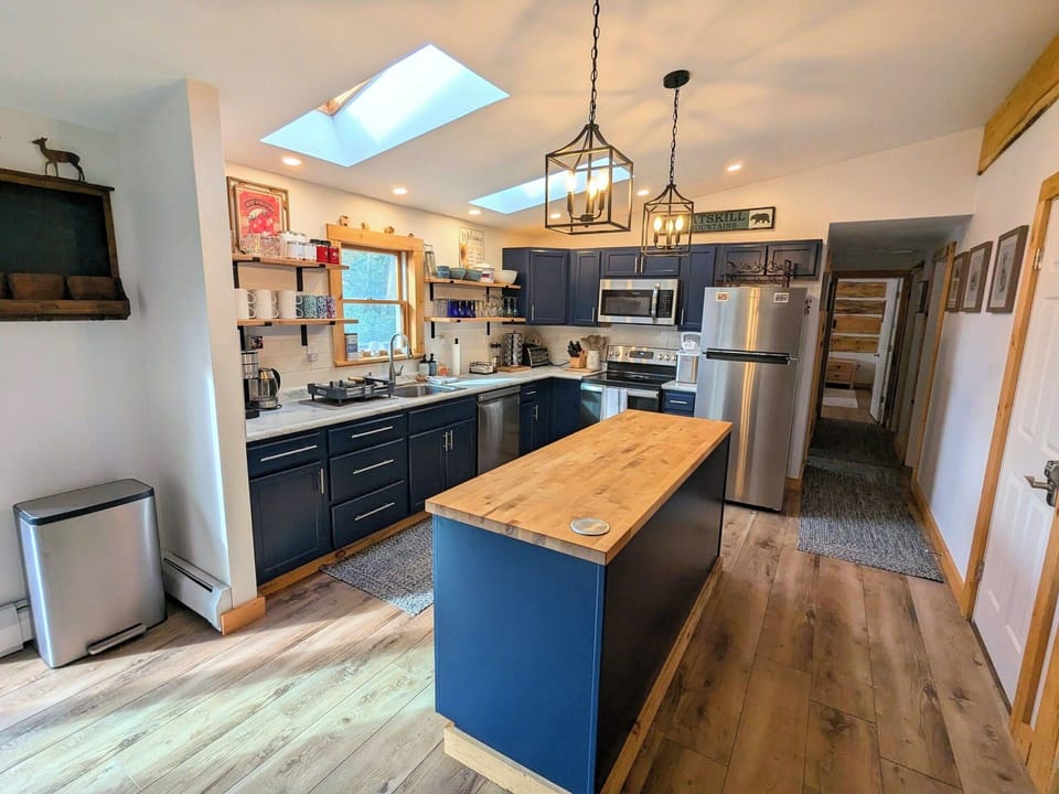 One more view of kitchen.