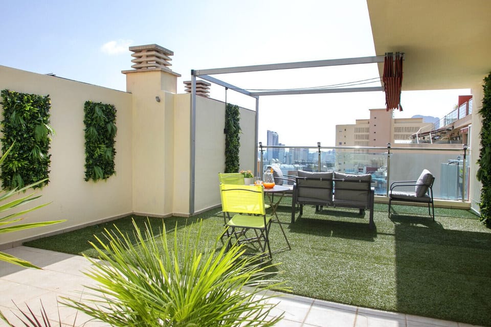 Lawn terrace on the Borumbot penthouse in Calpe