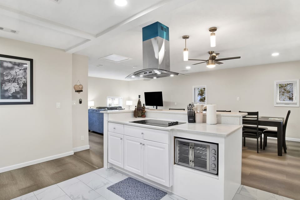 Toaster oven and Stove top