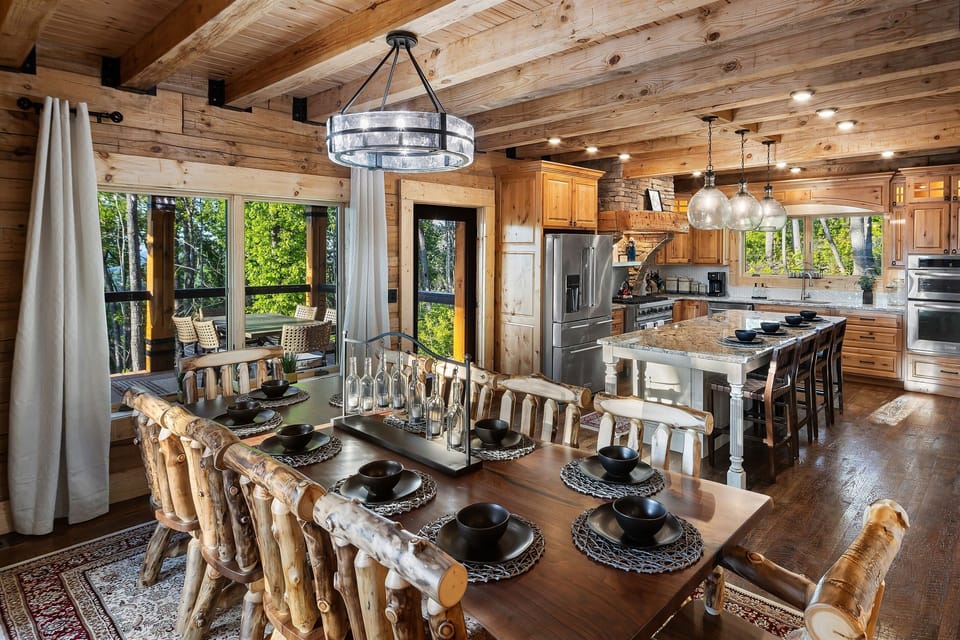 This dining area has a seating capacity of 8 and 4 on the kitchen island and you will definitely enjoy every meal as this spot is providing you with breathtaking views.