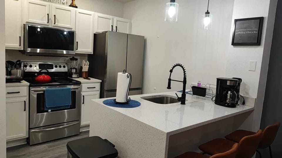 Family Villa | 3 bedrooms, blackout drapes, WiFi (free)