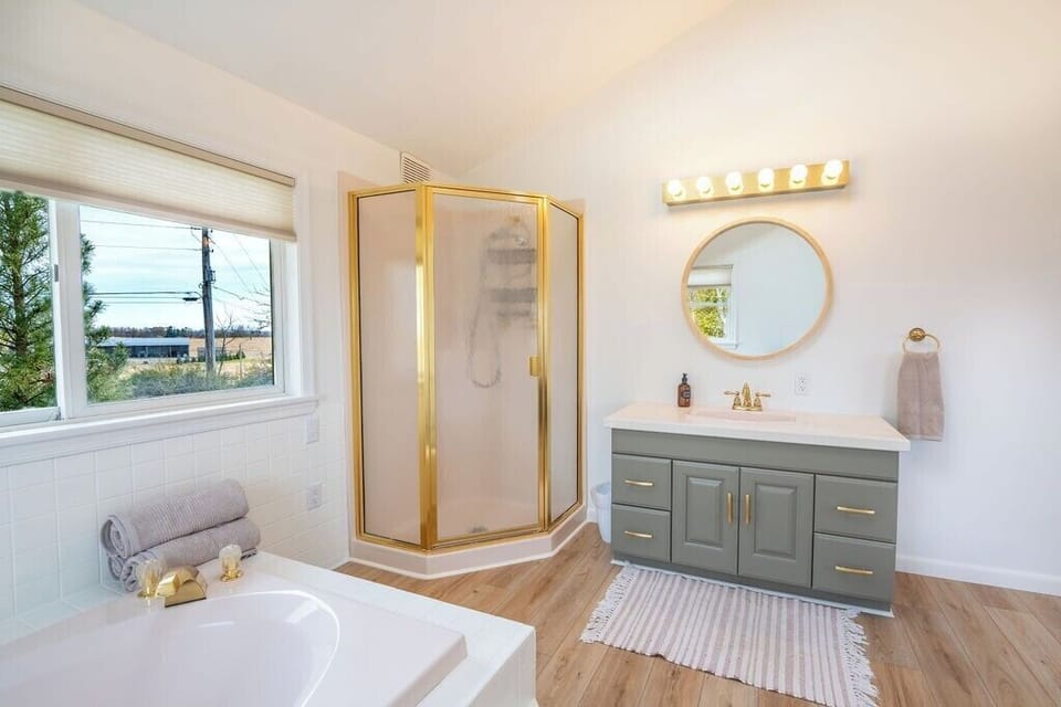 Bathroom 1 - located through Bedroom 1
