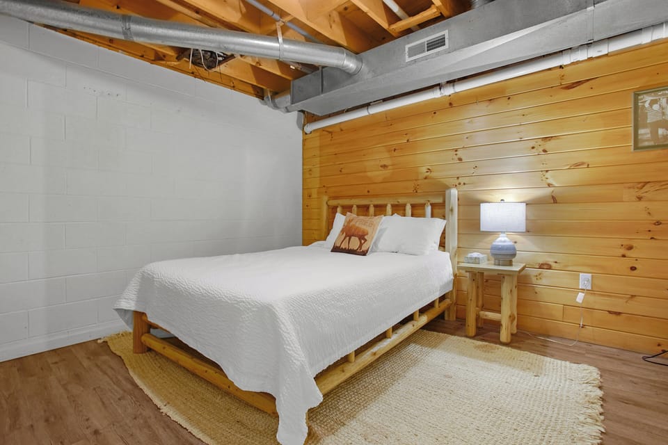 Bedroom 5 - Queen Bed, Basement