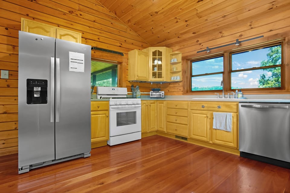 Fully-stocked kitchen with anything you'll need for a meal cooked to perfection at home!