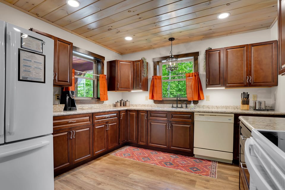 This fully-stocked kitchen has everything you need, sure to thrill the chef in your group! With top-notch amenities and ample space, it's the perfect spot to cook up something amazing.