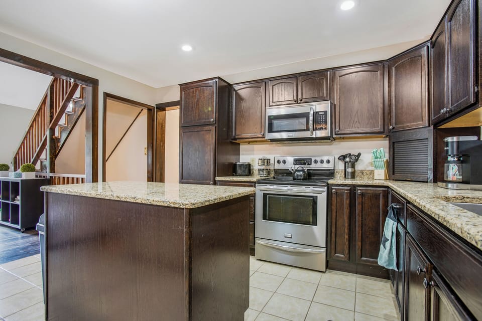 This fully-stocked kitchen is sure to 'wow' the chefs in the group! You'll be able to prepare whatever you want for your loved ones!