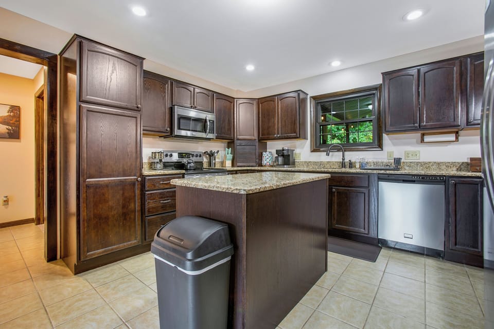 This fully-stocked kitchen is sure to 'wow' the chefs in the group! You'll be able to prepare whatever you want for your loved ones!