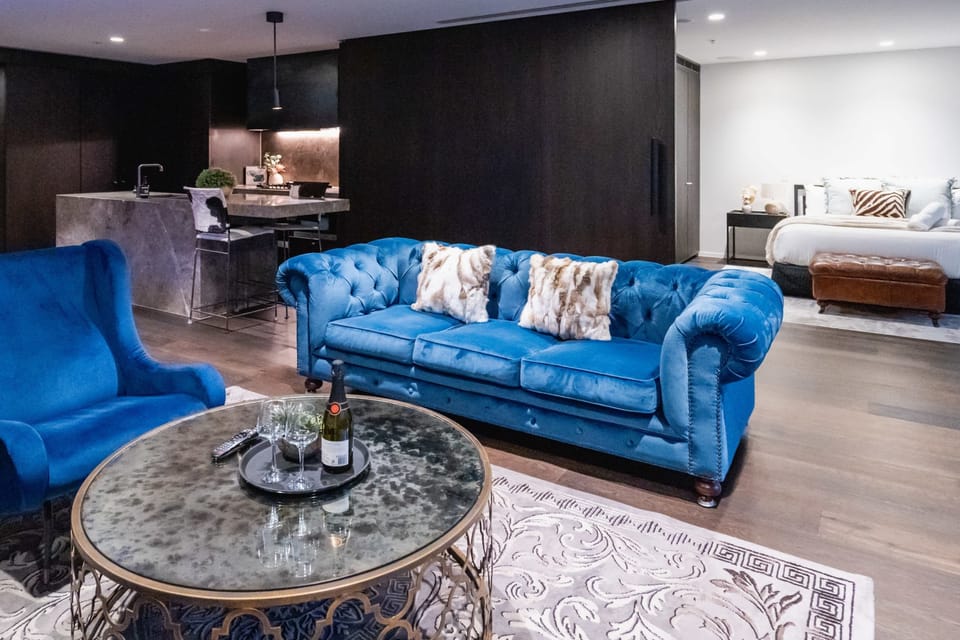 Deluxe lounge area